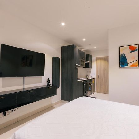 7 Minutes From The Airport - Chic Studio 阿克拉 外观 照片