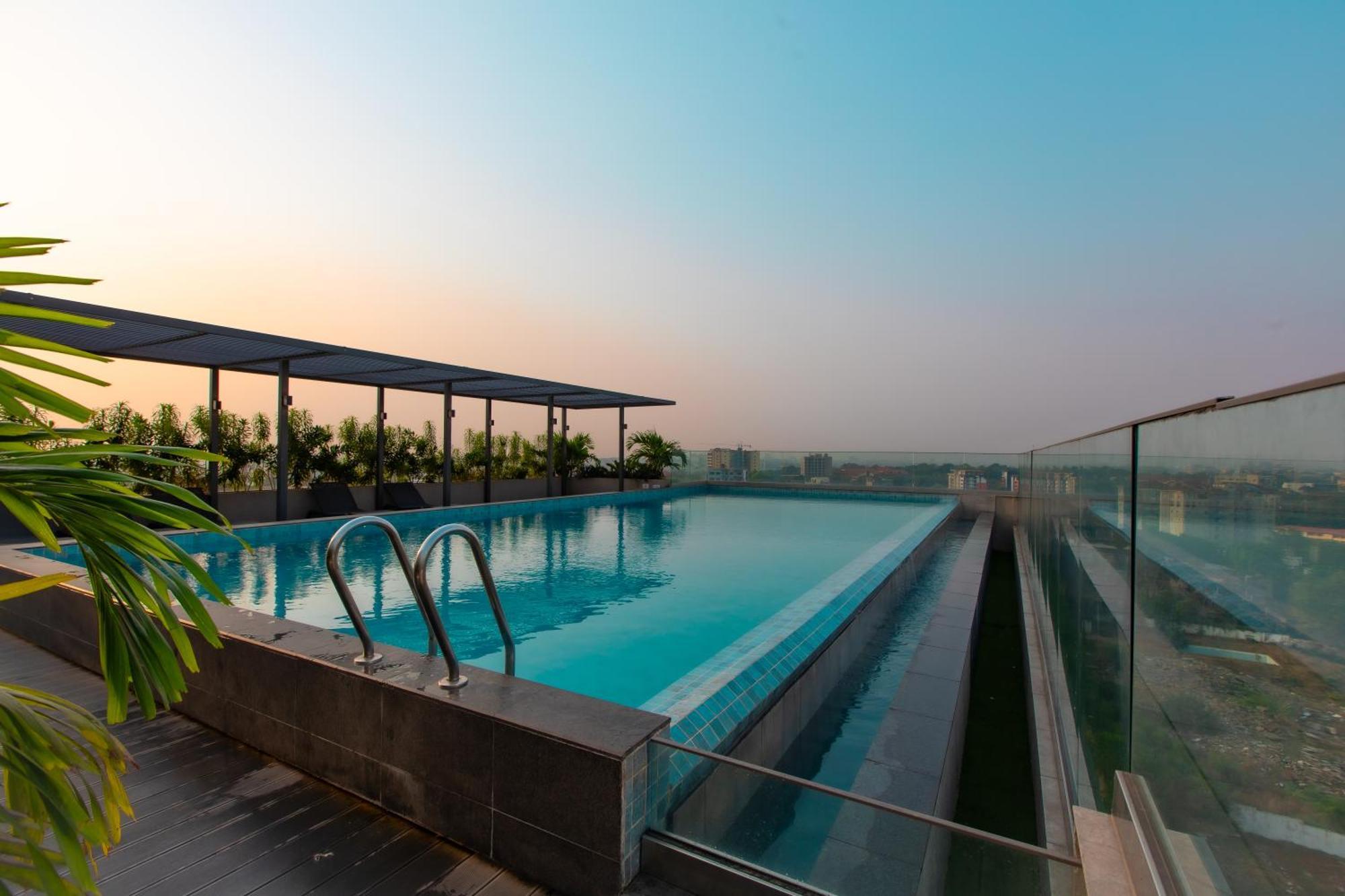 7 Minutes From The Airport - Chic Studio 阿克拉 外观 照片