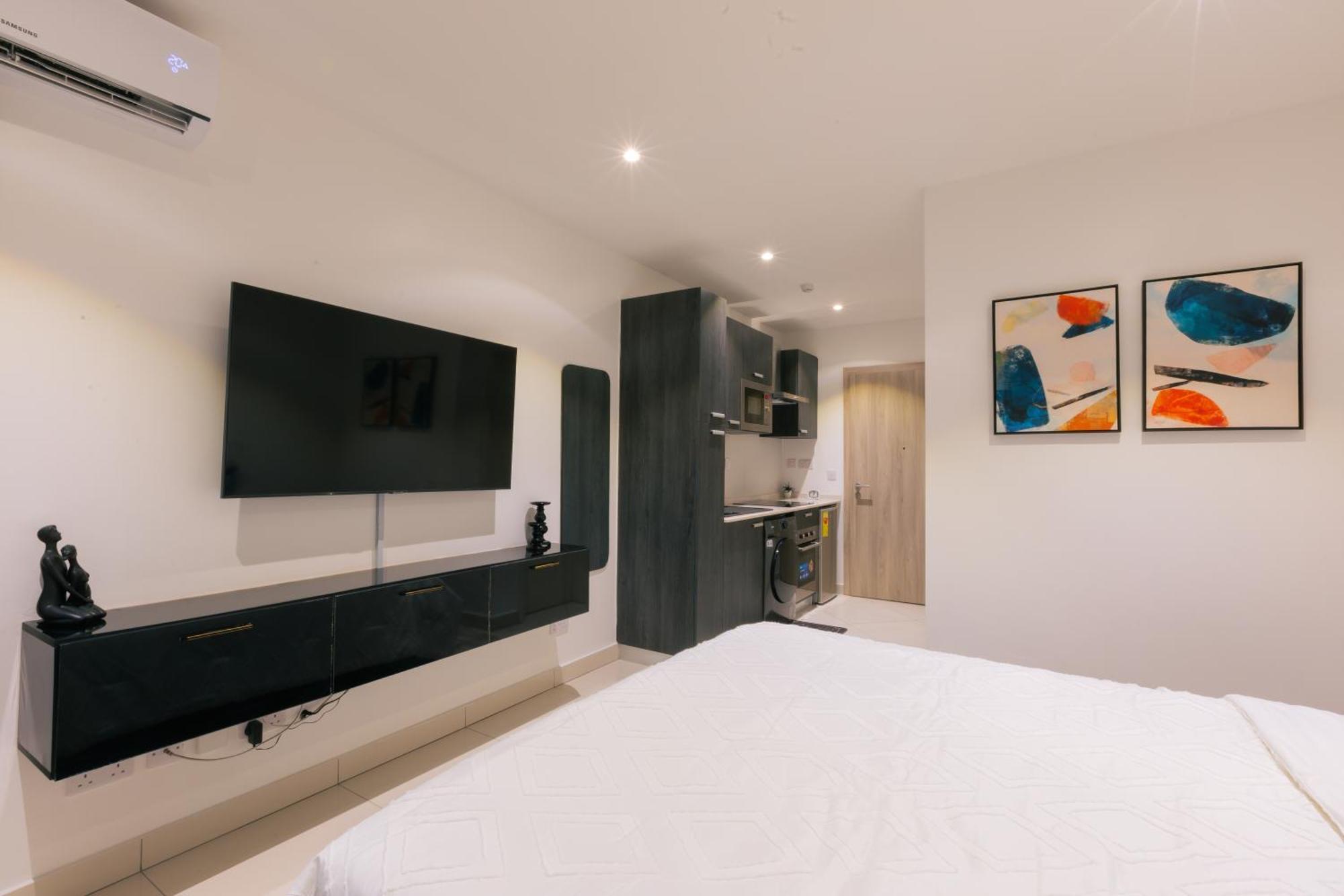 7 Minutes From The Airport - Chic Studio 阿克拉 外观 照片